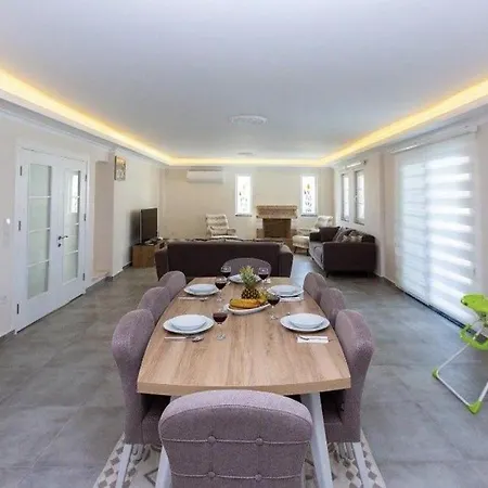 Βίλα Remarkable 6-bed Zambak Dalyan